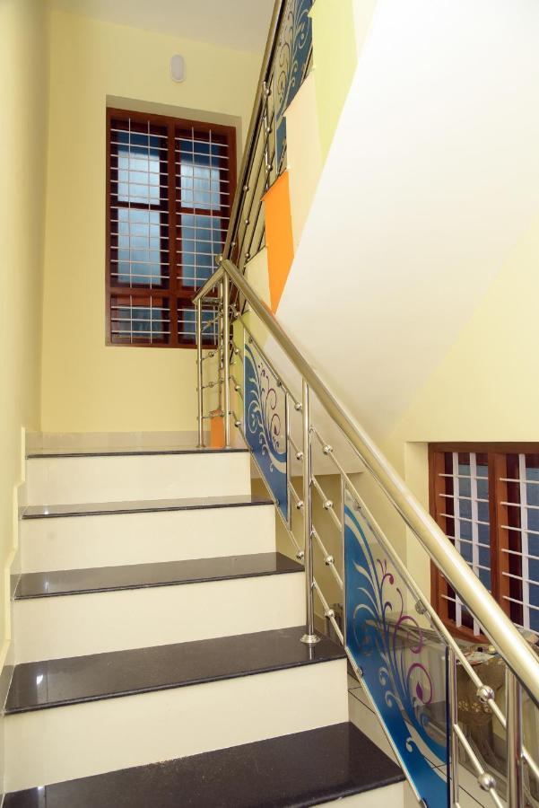 Madhav Mansion Beach Resort Varkala Bagian luar foto